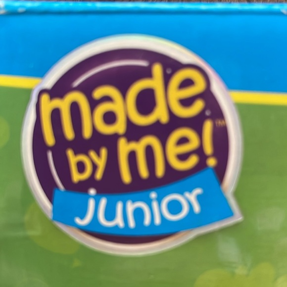 Made By Me Junior Weaving Loom - can create 4 loom projects. Craft 4 kids. - Picture 6 of 7